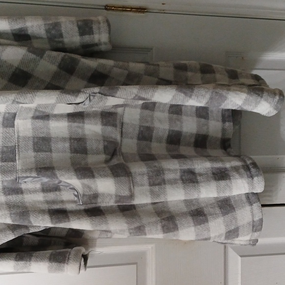 Nautica Gray and White Plaid Hooded Poncho Nightshirt Sz 1X NWOT - Picture 2 of 7